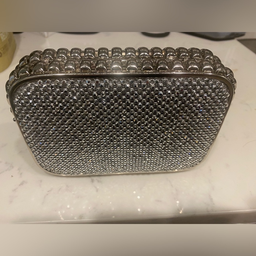 Caché clutch